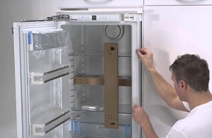 Установка встраиваемого холодильника в Волжском